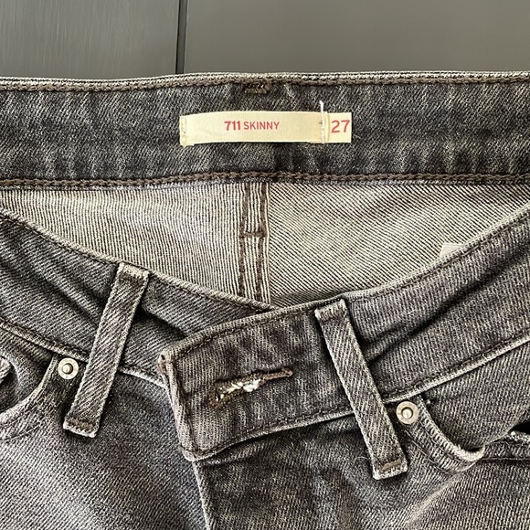 Levi’s 711 Skinny Jeans - Picture 2 of 6